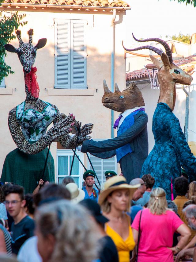 Les Grimaldines Dans Les Rues Festival Golfe De Saint Tropez (55)