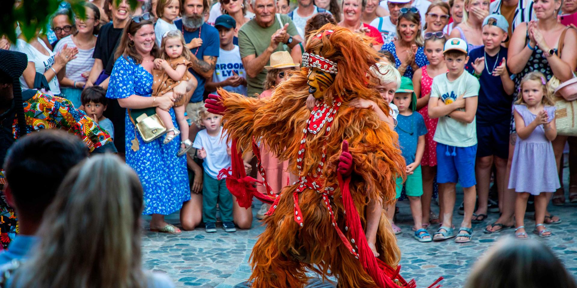 Les Grimaldines Dans Les Rues Festival Golfe De Saint Tropez (57)