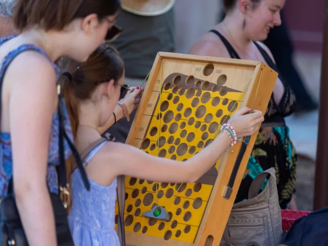 Les Grimaldines Dans Les Rues Festival Golfe De Saint Tropez 66