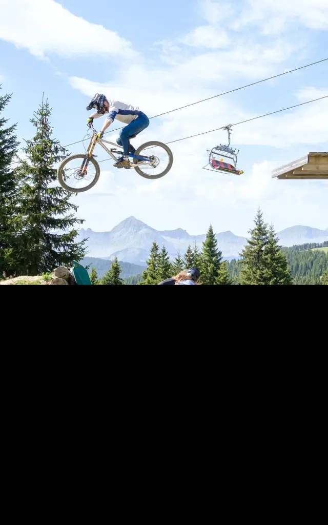 Dhmtb Downhill MTB Julien Dorol 1898 1900px