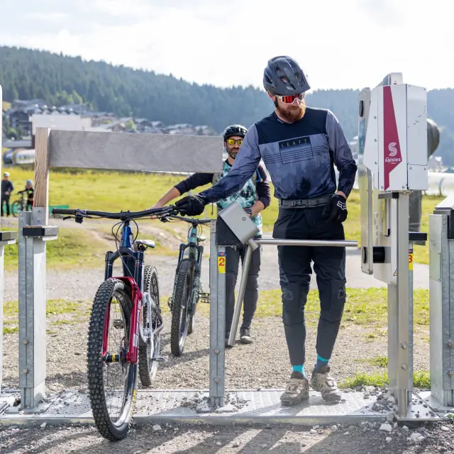 Remontées mécaniques été pour les VTT et le bikepark des Saisies
