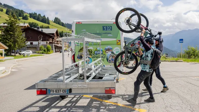 Navettes gratuites aux Saisies et dans le Beaufortain cet été, avec transport de VTT