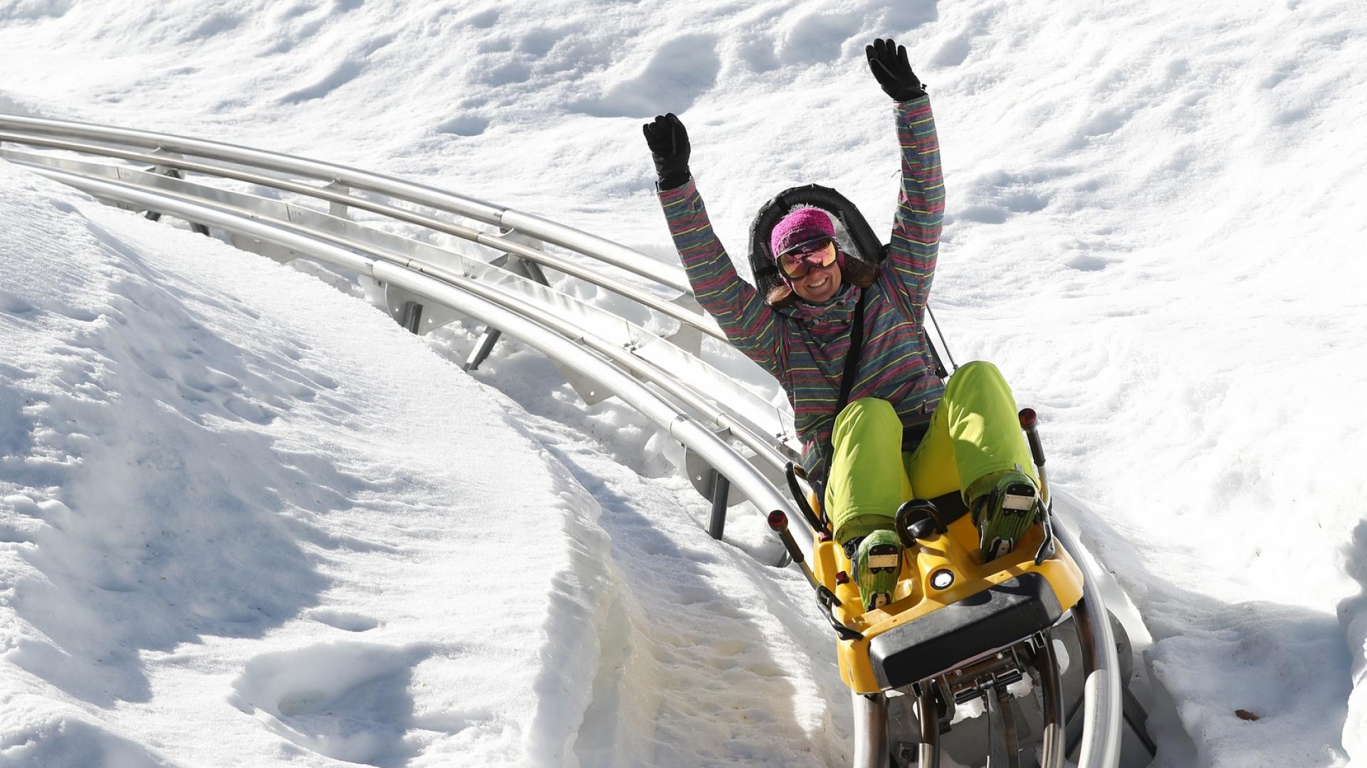 vivre-des-sensations-fortes-avec-la-luge-sur-rail-wiz-luge-les-7-laux