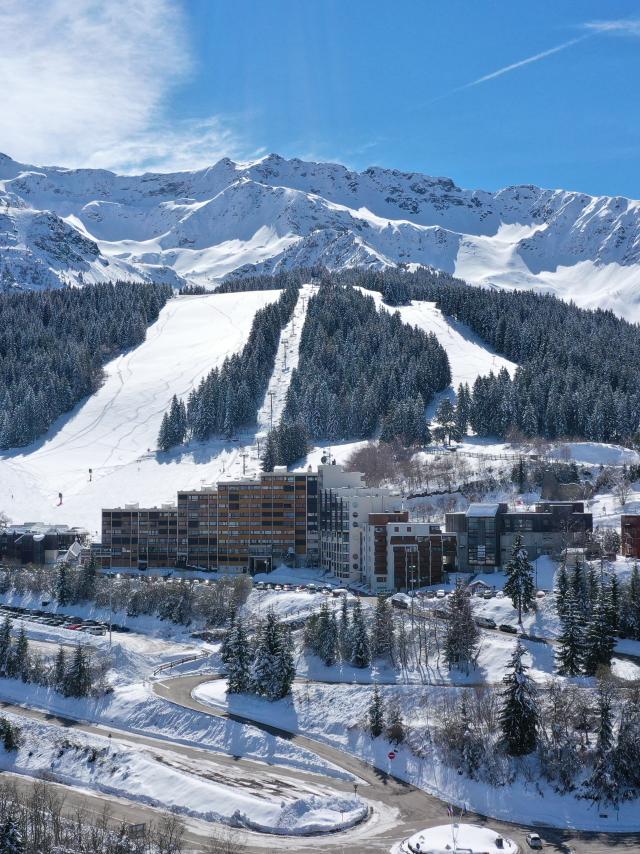 Prapoutel / Les 7 Laux - Vue sur la station de Prapoutel et le départ des remontées mécaniques