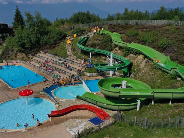 Centre aquatique les 7 Laux en été