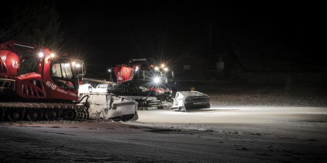 CLOSING THE SLOPES ...THE GROOMER COMES INTO ACTION