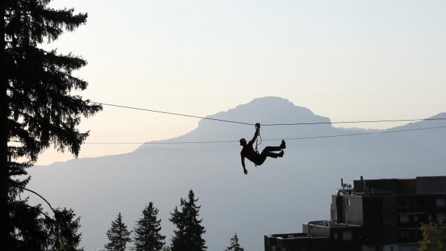 Accrobranche en été aux 7 Laux