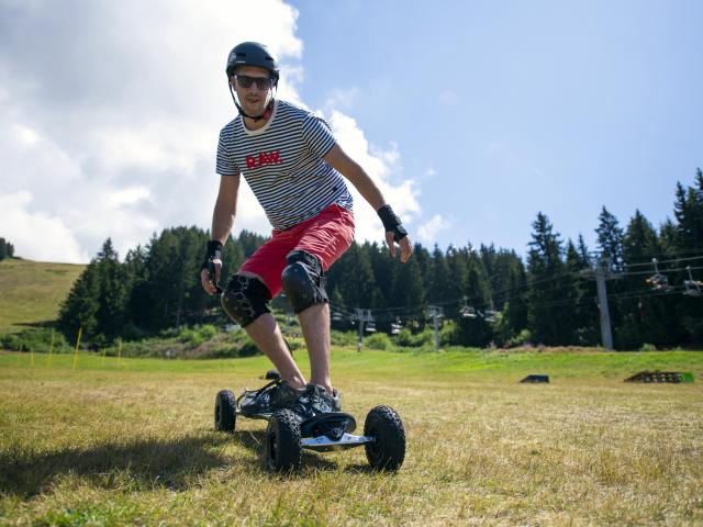 Mountainboard été aux 7 Laux