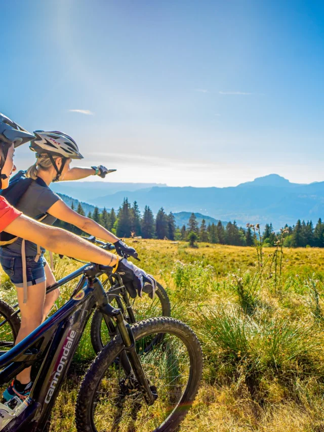groupe de filles en VTT aux 7 Laux en été