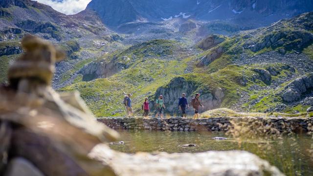 Randonnée au refuge des 7 Laux en été