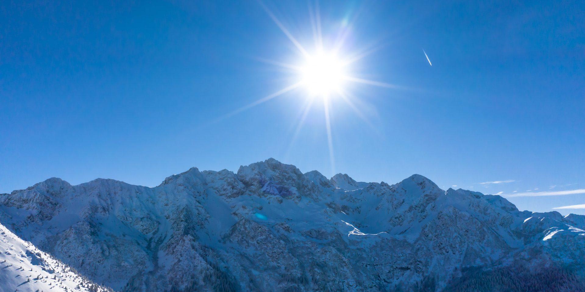 Massif de Belledonne enneigé en hiver