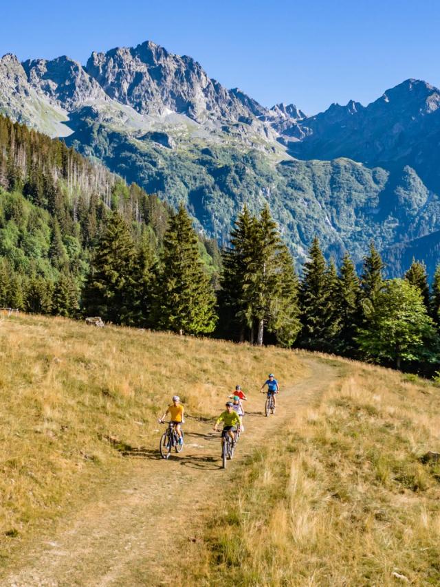 Balade en vélo aux 7 Laux été