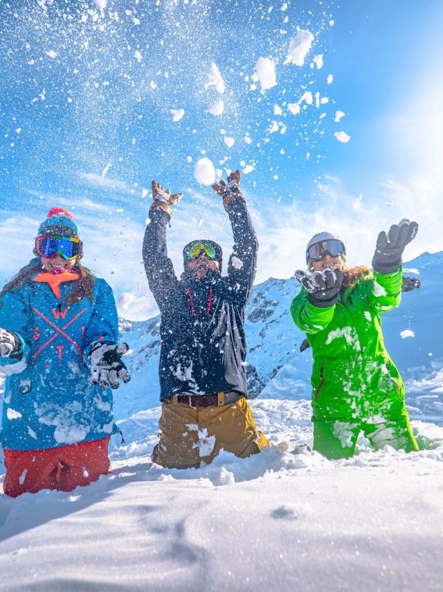 Les 7 Laux famille lancer de neige