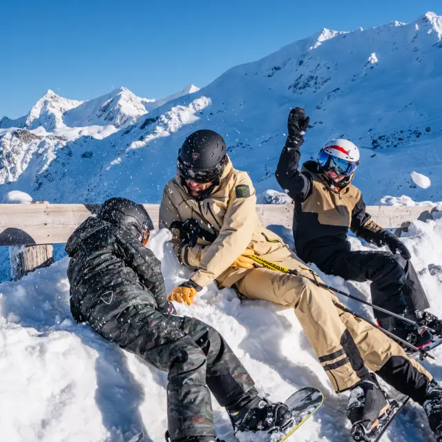 Famille au ski station 7 Laux