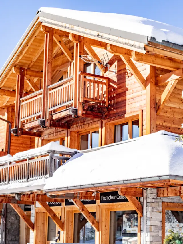 2022 01 10 Rue Centre Village Neige Fraiche Lesgets Laura Bureau 6816 Ld