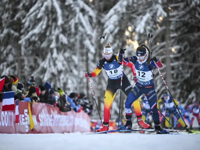 11.01.2026, Oberhof, Germany (GER): Maya Cloetens (BEL), Jeanne Richard (FRA), (l-r) - IBU World Cup Biathlon, pursuit women, Oberhof (GER). www.nordicfocus.com. © Authamayou/NordicFocus. Every downloaded picture is fee-liable.