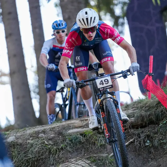 FRANCE, LES GETS 23 aout : Oliveira  Rodrigo Eneko in action durant les UCI Cross-country Olympic World Cup (XCO)  elite et U23 aux Gets le 23 aout 2026, France. (Photo by Mateo Sgambato/Agence Zoom)