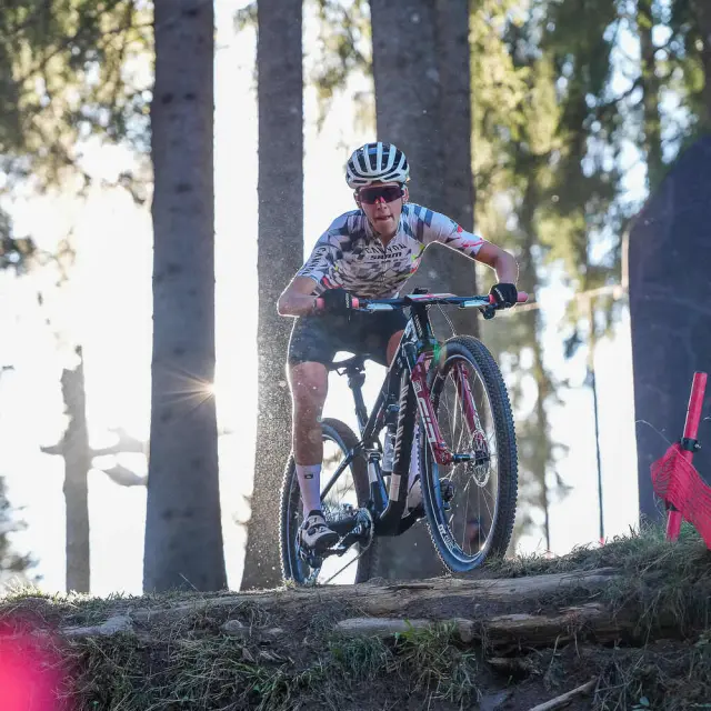 FRANCE, LES GETS 23 aout : Valentina Corvi of Team Italy durant les UCI Cross-country Olympic World Cup (XCO)  elite et U23 aux Gets le 23 aout 2026, France. (Photo by Mateo Sgambato/Agence Zoom)