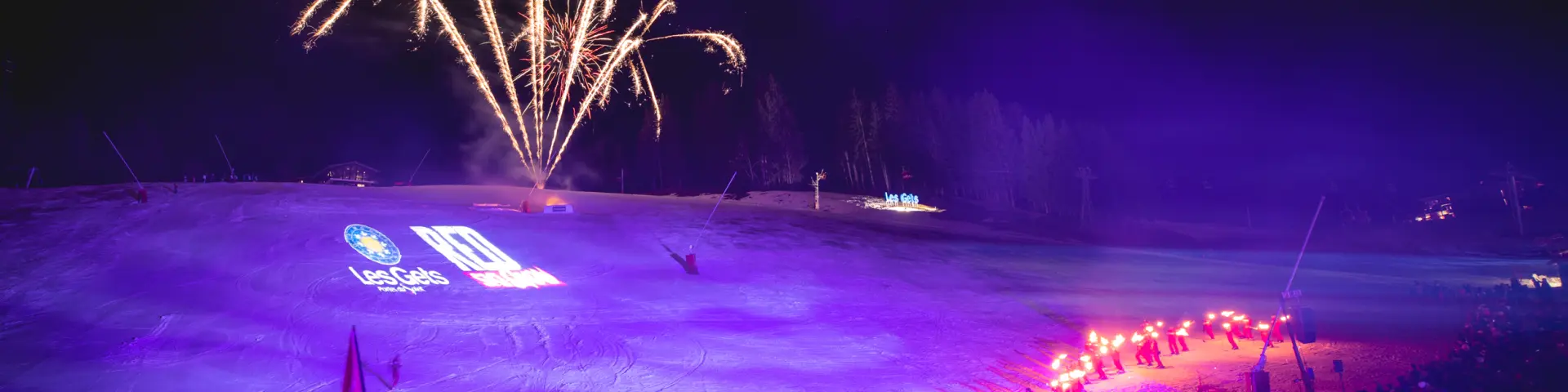 24 februari 2020 Red Ski Show Vuurwerk Lesgets Mel Carle 3532 Ld