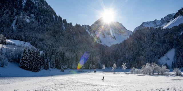 Abondance : le lac des Plagnes. Haute-Savoie, 20 janvier 2020.