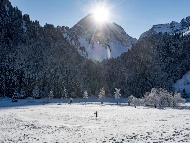 Abondance : le lac des Plagnes. Haute-Savoie, 20 janvier 2020.