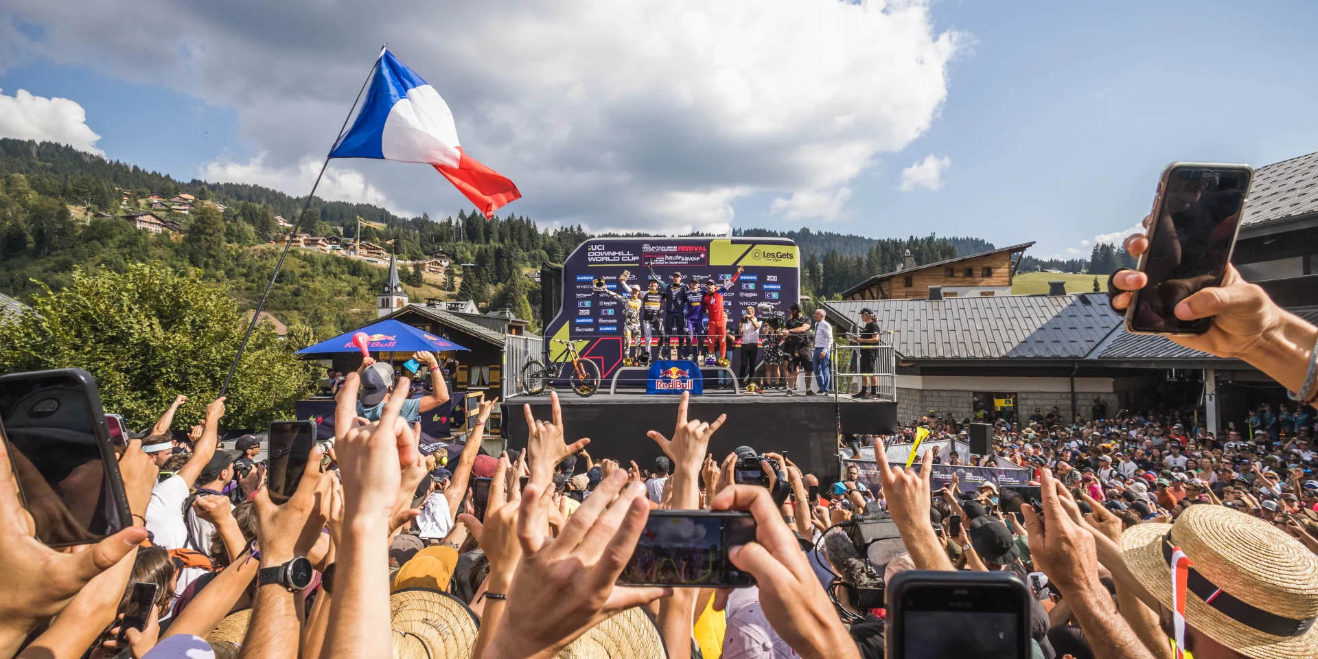 Dh Lesgets Ambiancedenis Angheben Portesdusoleil 34