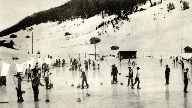 Village de Morgins La patinoire naturelle Partie de curling
