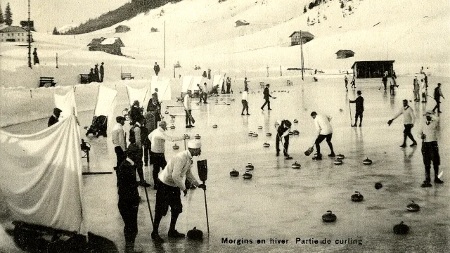 Village de MorginsLa patinoire naturelle Partie de curling