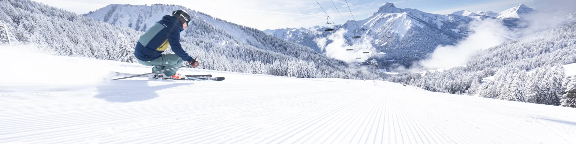 Photographs of skiing and landscapes in the Braitaz, La Chapelle d'Abondance area (Portes du Soleil, Vallée d'Abondance). Snow-covered Mont Grange, fir trees under the snow, First Track atmosphere with immaculate pistes.