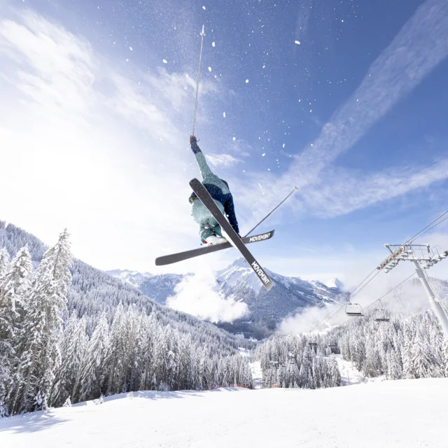 Photographies de ski et paysages du secteur de Braitaz, La Chapelle d’Abondance (Portes du Soleil, Vallée d’Abondance). Mont Grange enneigé, sapins sous la neige, ambiance First Track avec pistes immaculées.