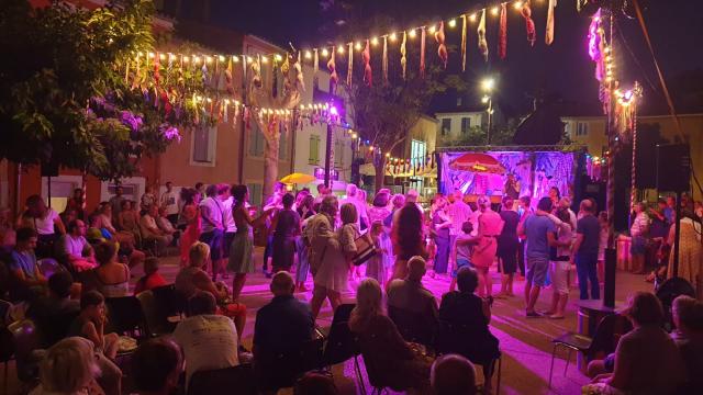 Fete Leucate Village, bal concert