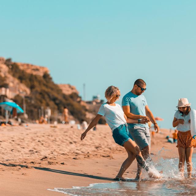 leucate-famille-plage.jpg