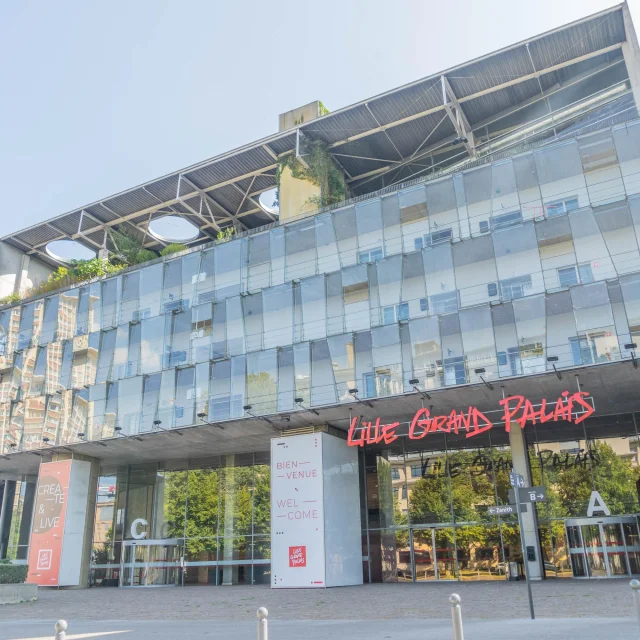 Lille Grand Palais Exterieur Ete