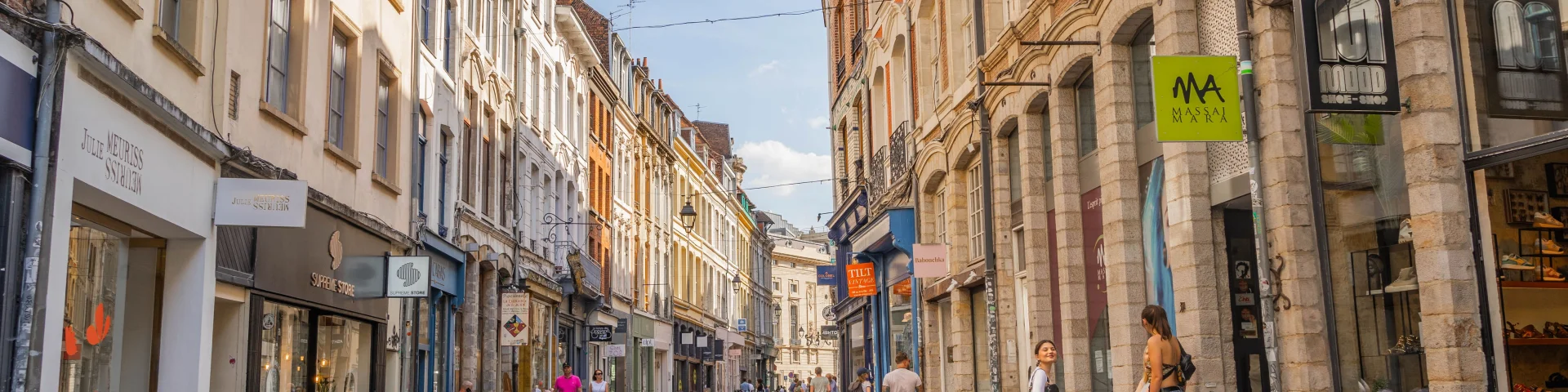 Rue du Vieux-Lille pavée