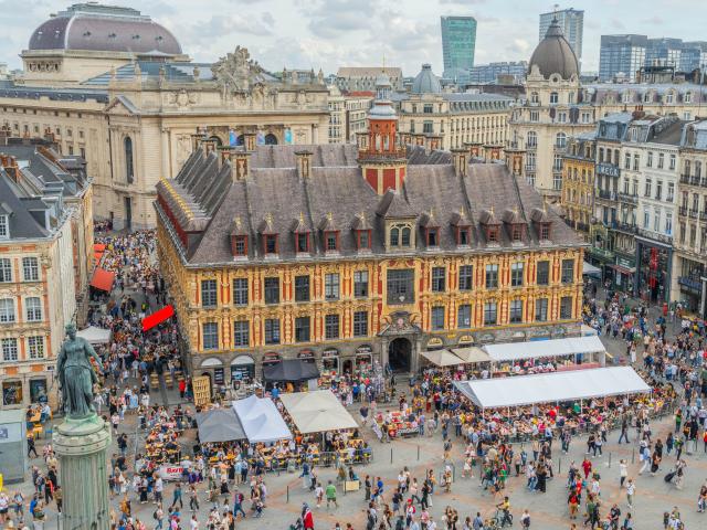 La Vieille Bourse durant la Braderie de Lille 2023
