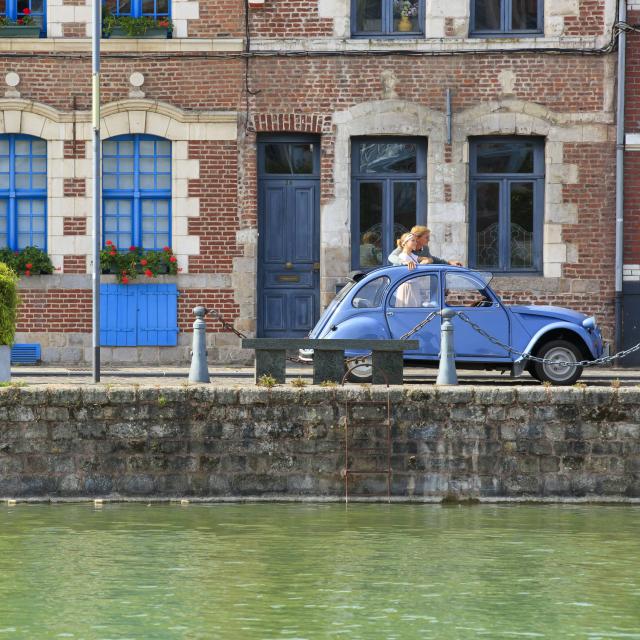 Visite en 2 chevaux sur le quai du Wault