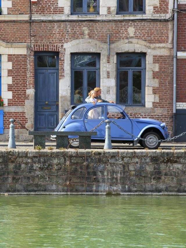 Visite en 2 chevaux sur le quai du Wault