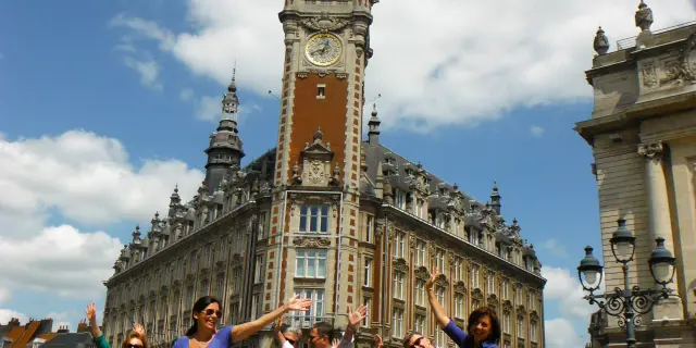 Cyclistes sur la place du Théâtre