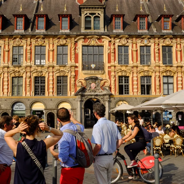Beer Tours Photo grand place + vieille bourse + personnes