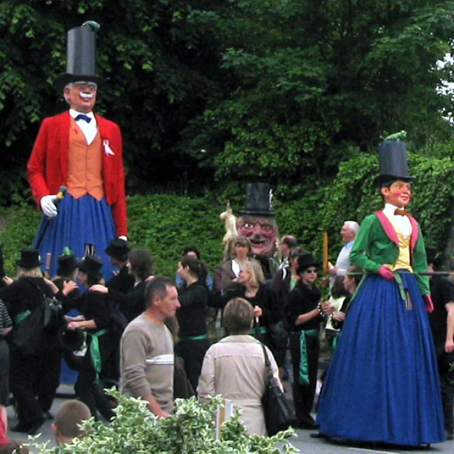 Ham 13 Mai 2007 Anatole Et Gd Pere Guernouillard Dans Rue Du Chateau 8 Markuss