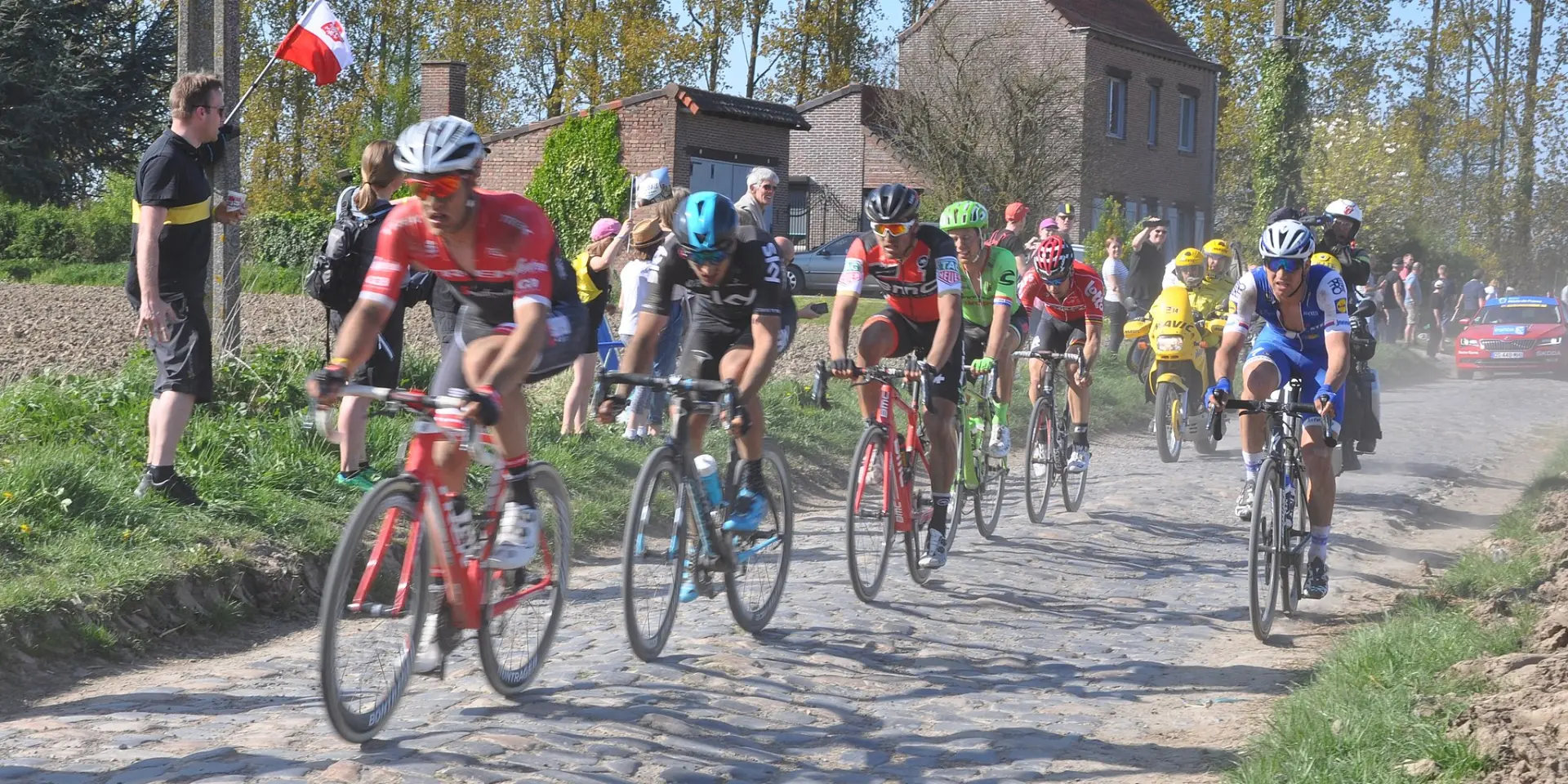 2048px Paris Roubaix 2017 S7 26km