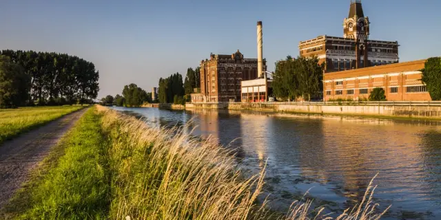Traversee D Armentieres Le Long De La Lys Et Frontiere Belge