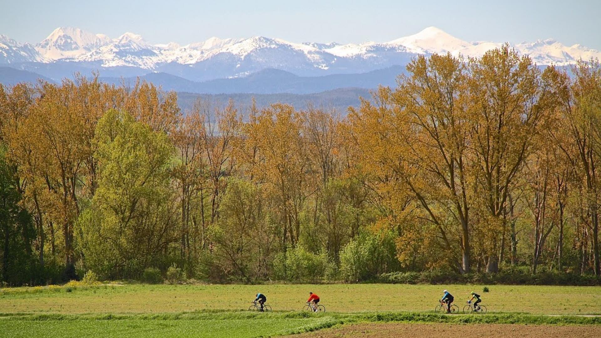 The Pyrenees From La Malepeyre ©le Cyclo Club De Limoux