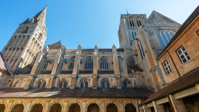 Saint Pierre Sur Dives, Une Abbaye Millénaire