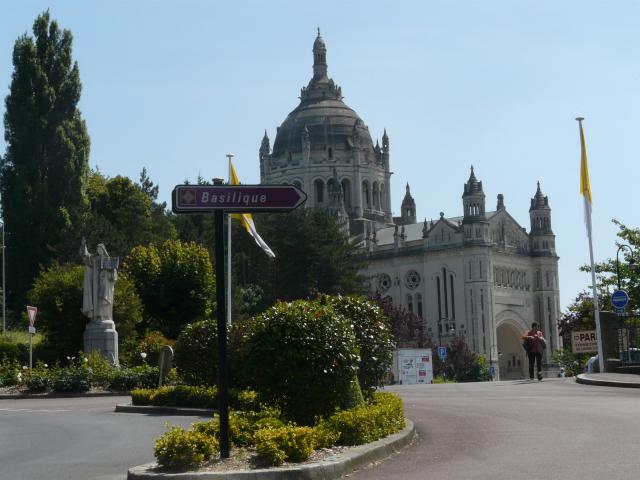 Basilique Sainte Thérèse de Lisieux