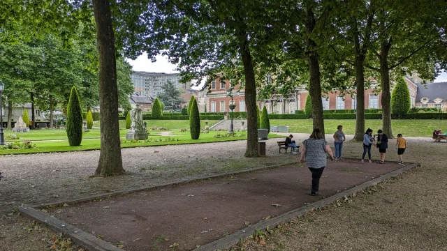 Terrain Petanque Jardin Public Lisieux
