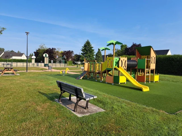 Aire De Jeux Pour Enfants De La Vespiere Friardel