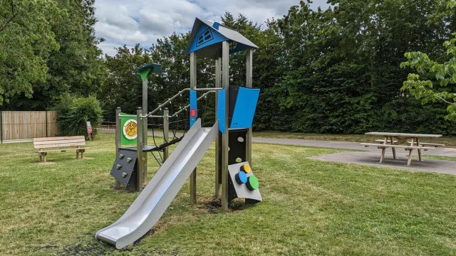 Aire De Jeux Pour Enfants De Saint Julien Le Faucon