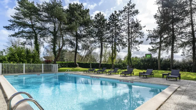 Piscine Hotel Ibis Styles Lisieux