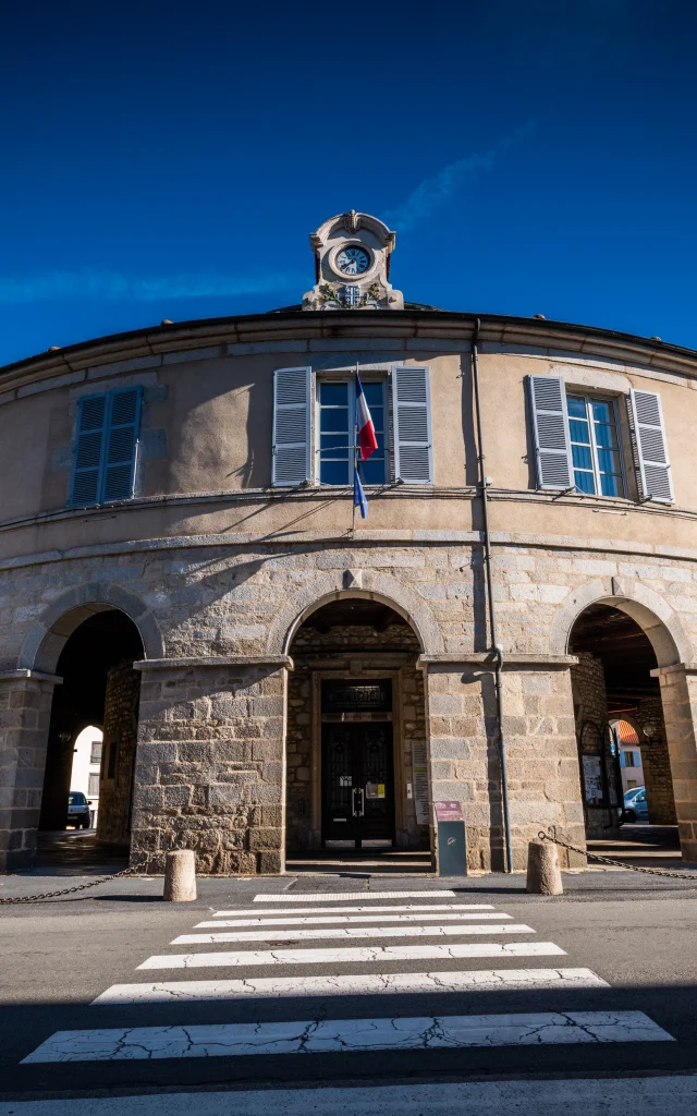 Ambert mairie ronde 1